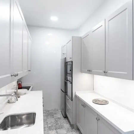 Housingleon Gaudi Apartment *