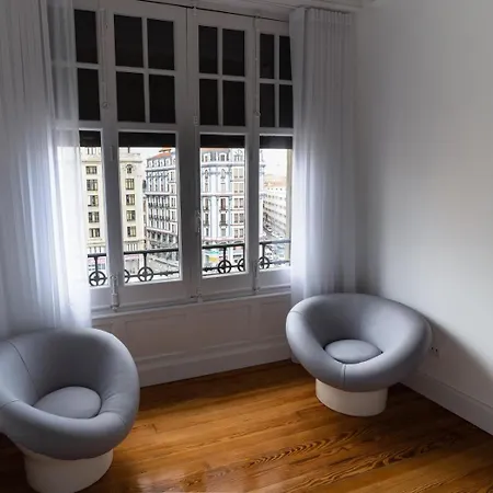 Apartment Housingleon Gaudi *