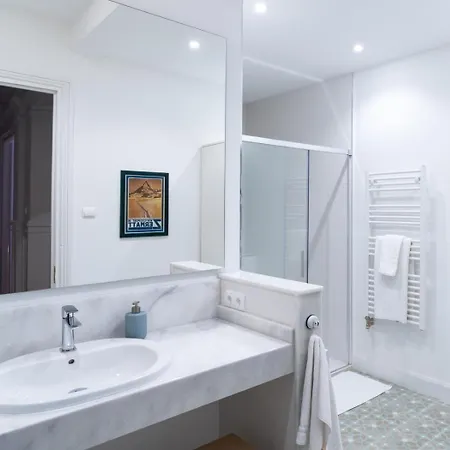 Housingleon Gaudi ليون