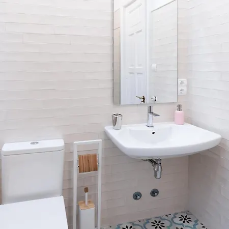 Housingleon Gaudi * ليون