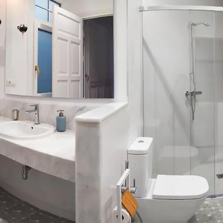 Housingleon Gaudi * 莱昂